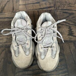 adidas Yeezy 500 Ash Grey Sneakers - mens size 6 (womens size 7)